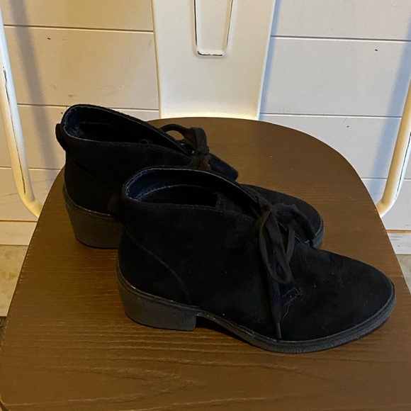 Universal Thread Target Block Heel Tie Booties - Picture 5 of 6